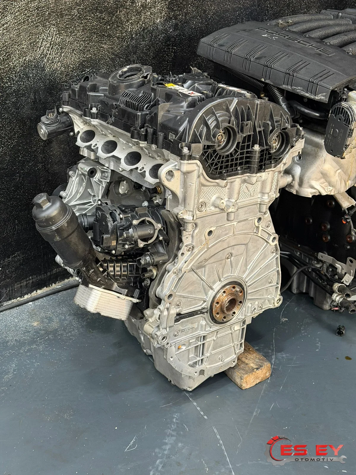 BMW B48 Motor sandık motor görseli