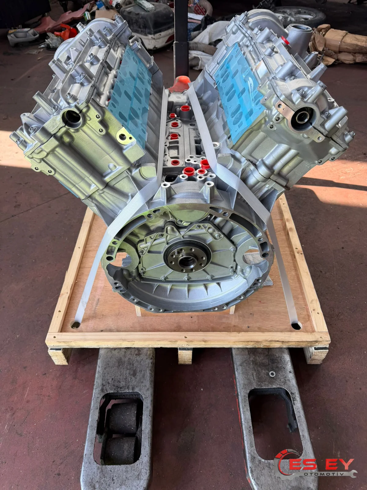 Mercedes OM642 Motor sandık motor görseli